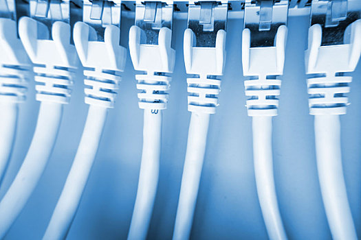 WattUp壁挂无线充电器：向多台设备发射电源