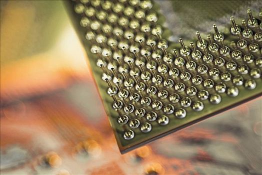 电脑屏幕发黄的五种原因及处理方法